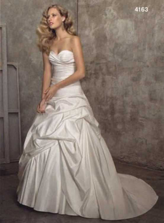 Взять в прокат Женская одежда Платья свадебное платье Mori lee 4163 Санкт-Петербург Взять в прокат Женская одежда Платья свадебное платье Mori lee 4163; Санкт-Петербург , Владимирский проспект, 13/9 ул.; Описание: Сдается в прокат свадебное платье Mori Lee 4163, возможно выкупить платье по цене аренды. При прокате свадебного платья мы делаем полностью подгонку по фигуре и росту, химчистку, отпаривание до выдачи и химчистку и реставрацию после свадьбы. Для удобства платье дается до 5-7 дней, При бронировании на Вашу дату - Вы оплачиваете минимум 50% от стоимости проката) , при этом платье выводится из проката-никому не сдается и назначаются примерки по подгонке платья. В день, когда забираете платье, необходимо оставить залог в размере 5 000 р, который возвращается при сдаче