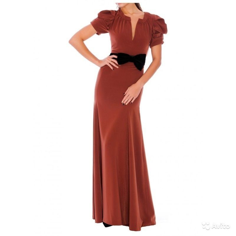 Коричневое длинное платье. Платье коричнево-красное.