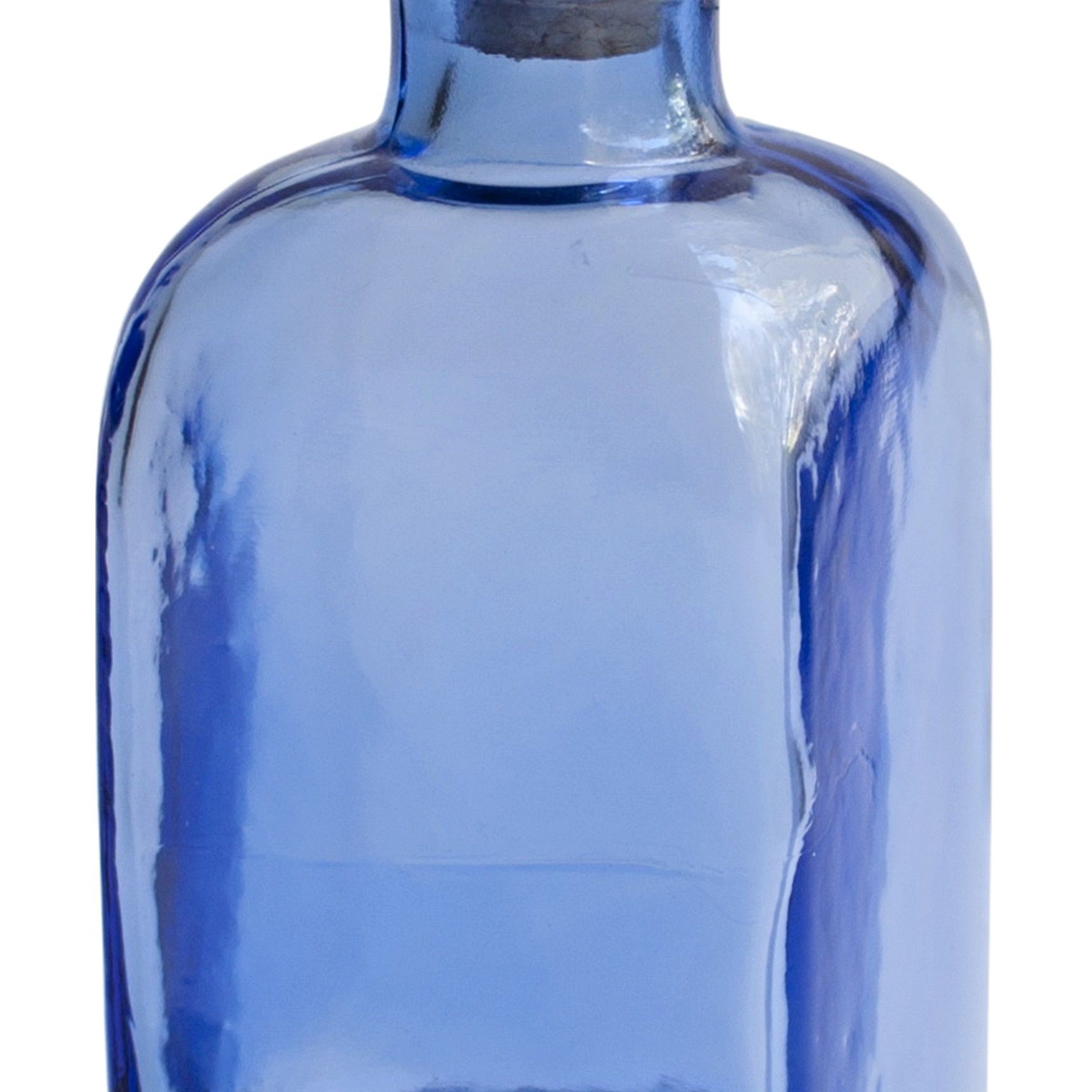 Купить стеклянную бутылочку. Квадратная стеклянная бутылка. Бутылка из синего стекла. Голубая стеклянная бутылка. Синяя бутыль.